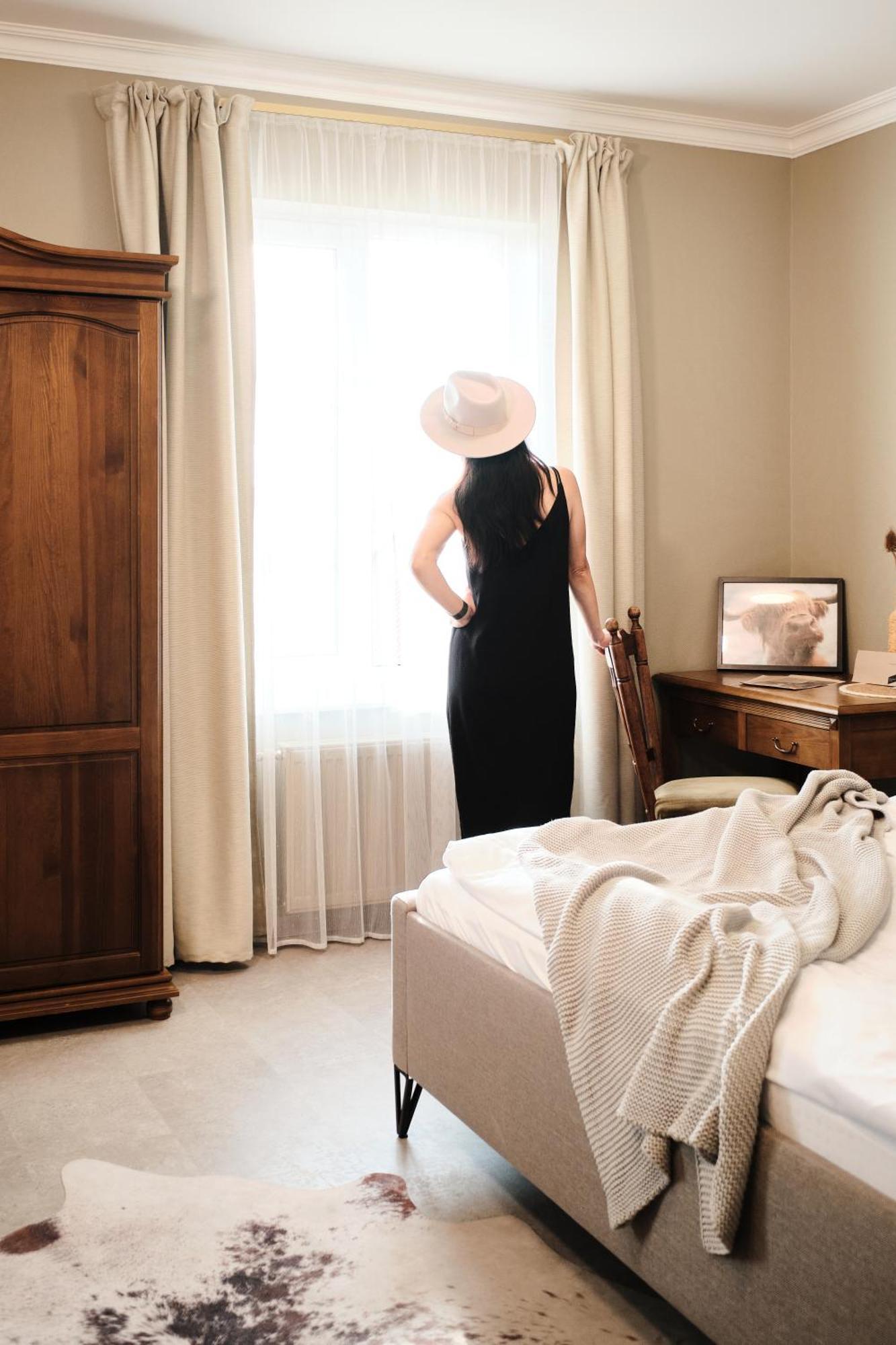 Hotel Pernigele Yelgavkrasty Exteriör bild