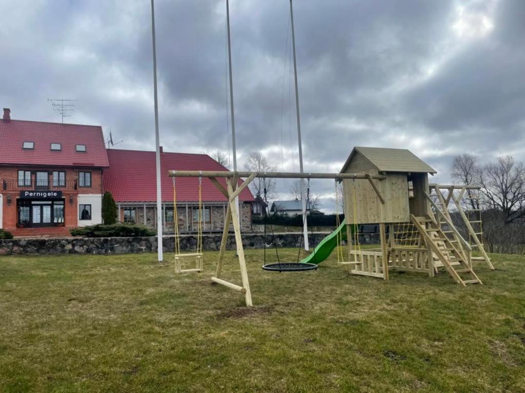 Hotel Pernigele Yelgavkrasty Exteriör bild