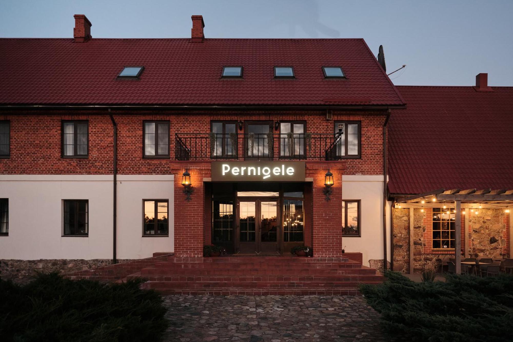 Hotel Pernigele Yelgavkrasty Exteriör bild